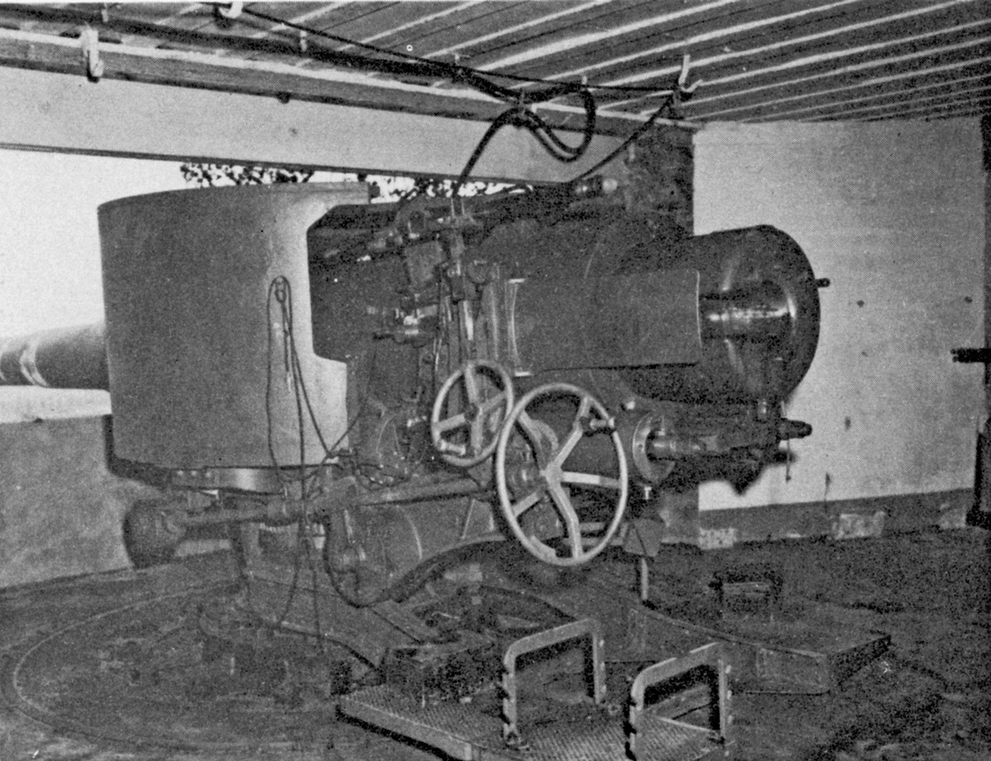 0441 - Hanstholm, Batteri I, kanon i bunker, Regelbau M270.jpg