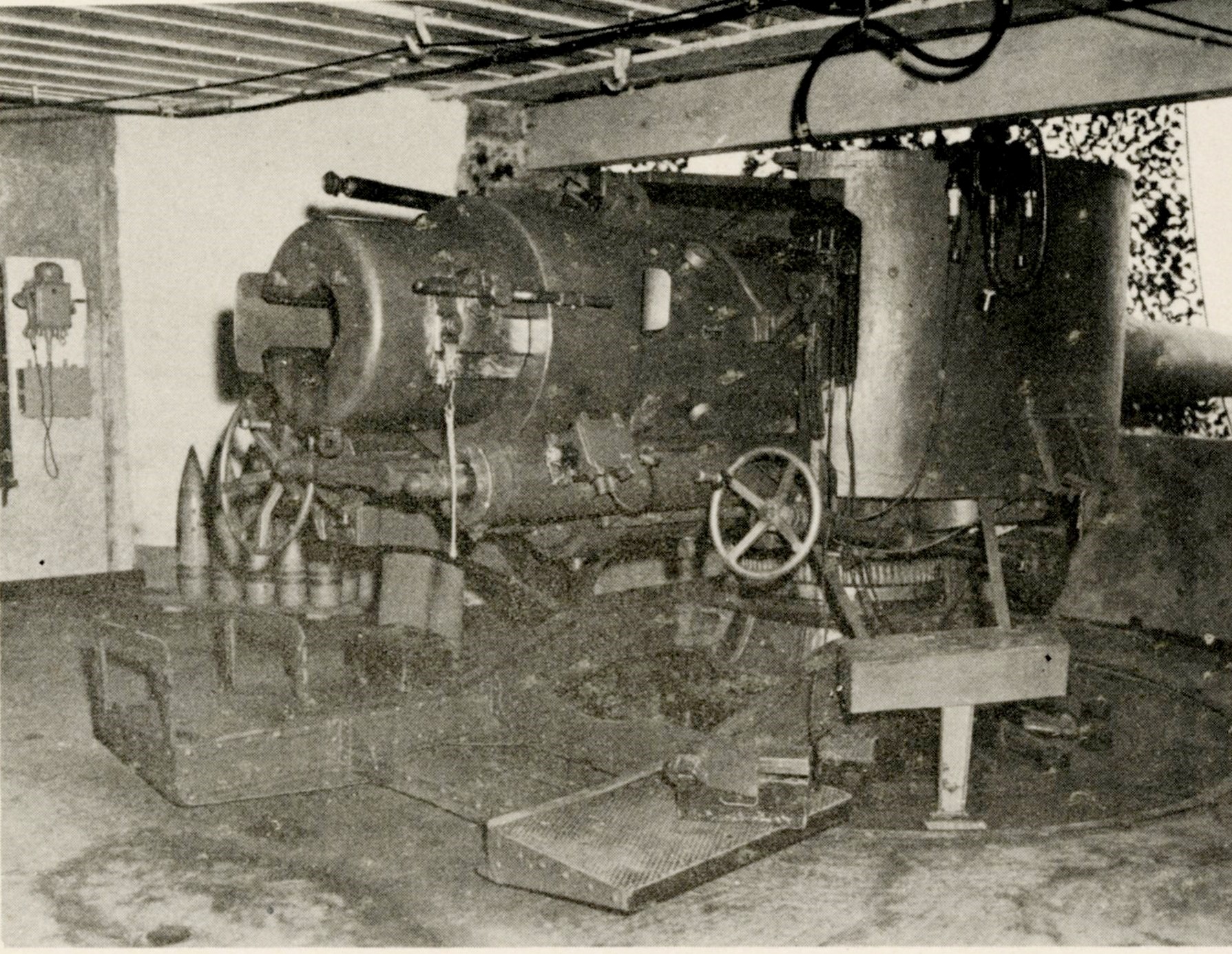 2908 - Hanstholm, Batteri I, kanon i bunker, Regelbau M270.jpg