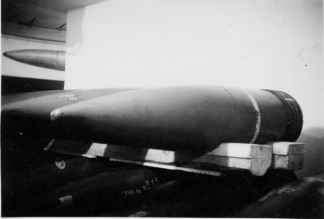 4797 - 38 cm-granater, Hanstholm.jpg